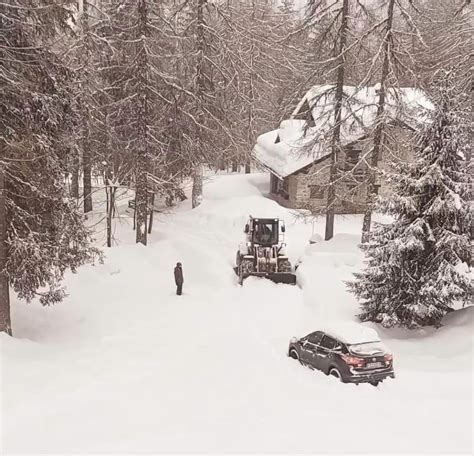 Courmayeur Dopo La Bonifica Delle Valanghe Riaperte Val V Ny E Val