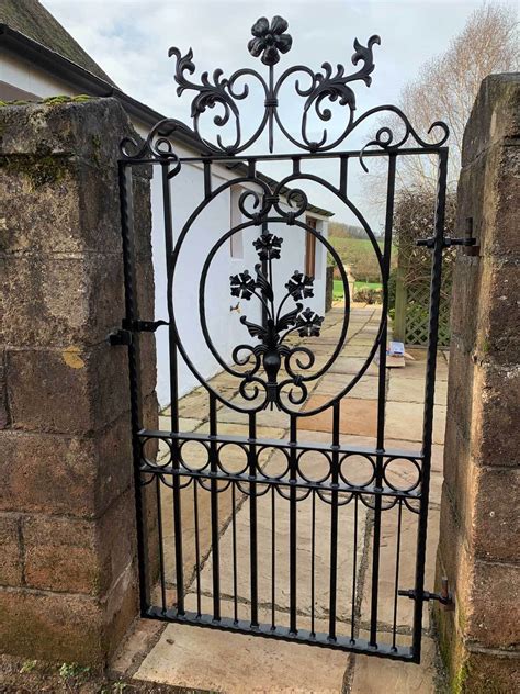 Salisbury Style 1a Tall Wrought Iron Side Gate With Decorative