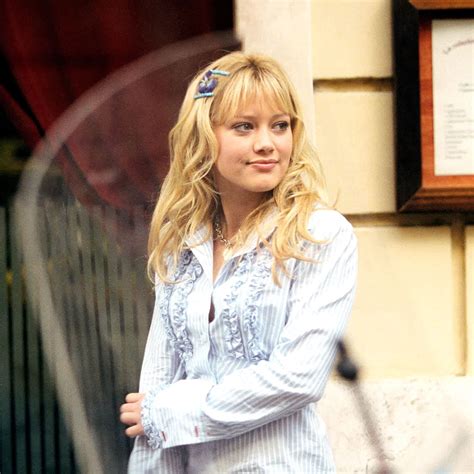 hilary duff sounds hopeful as she gives an update on the lizzie mcguire reboot popsugar australia