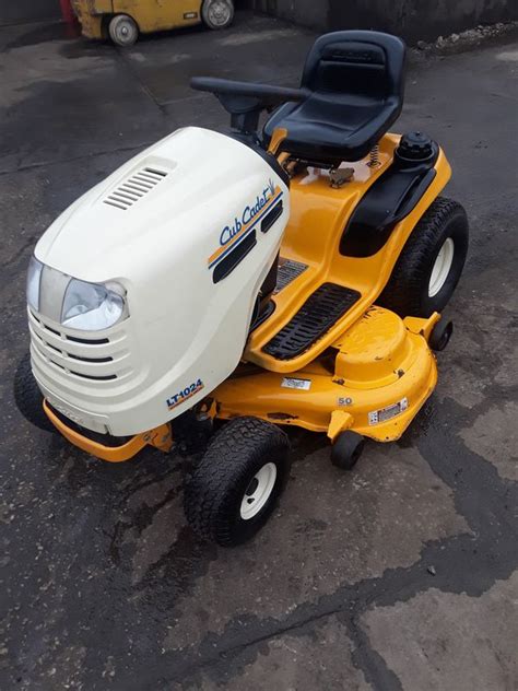 For Sale A Lt1024 Cub Cadet Riding Lawn Mower 24hp Twin Cylinder Engin
