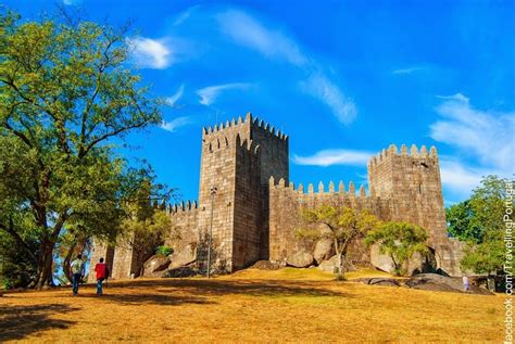 El Castillo De Guimarães Turismo En Portugal Castillos Turismo Viajes