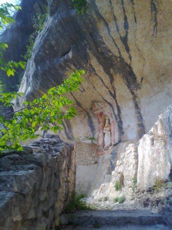 Italia nostra sezione va ricordato che la vicenda dell'eremo di santo spirito si inserisce nel più ampio fenomeno eremitico abruzzese, che ha reso la majella nota come la. Eremo Di Santo Spirito a Majella (Roccamorice): AGGIORNATO ...