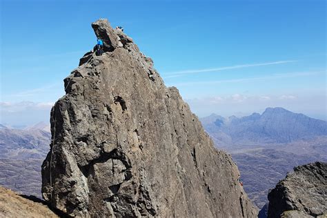 inaccessible pinnacle guided 1 day ascent on the cuillin ridge isle of skye 1 day trip ami