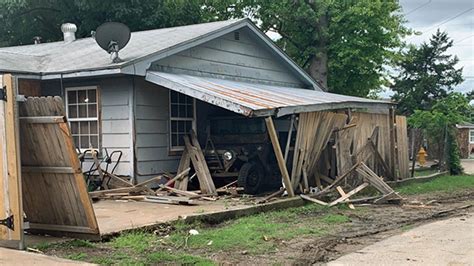 Towed Truck Hits Tulsa House Crashes Into Pole After Falling From Tow