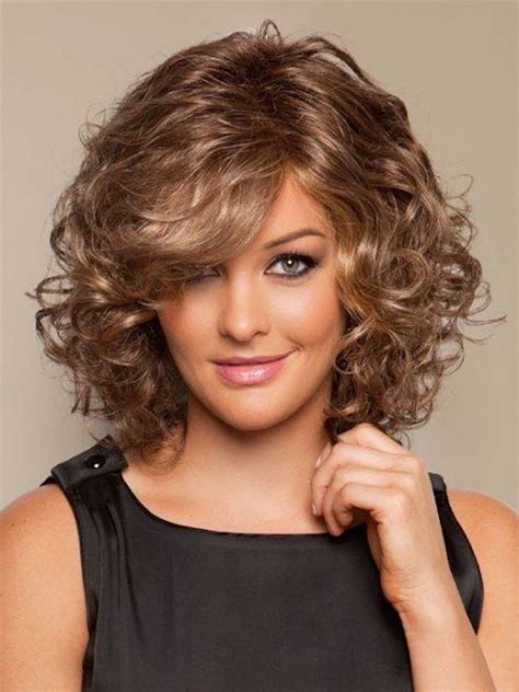 21 Curly Hairstyles For Round Faces Medium Hair Styles