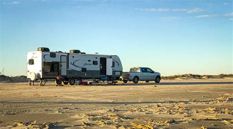 Fifth wheels are generally much bigger than travel trailers. Fifth Wheel Vs Travel Trailer: Main Points Of Difference ...