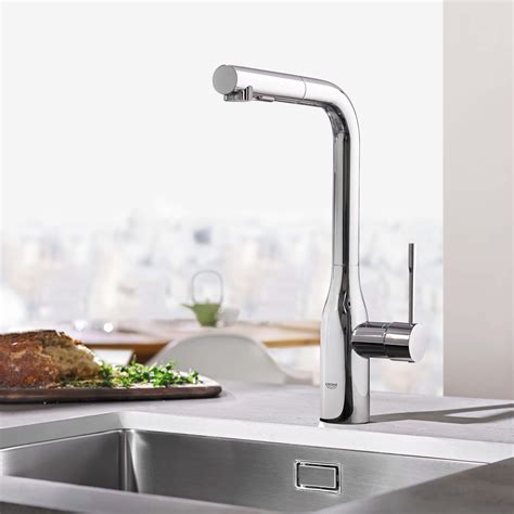Grohe kitchen faucets are designed to deliver unbeatable performance all day long. Choosing the Right Kitchen Faucet | Kitchen Design Trends ...