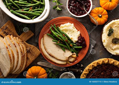 Thanksgiving Plate With Turkey Mashed Potatoes And Green Beans Stock