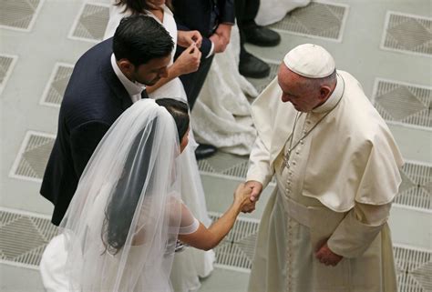 Pope Urges Leniency For Divorced Catholics Who Remarry La Times
