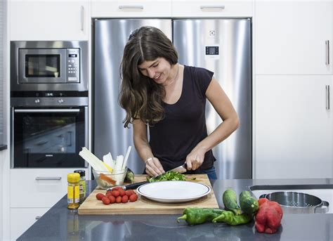 Cocina carnes, vegetales y más cosas con esta olla de vapor de silicona, que además es bien fácil de hola, brunch sano. 6 Razones por las que cocinar más en casa - Carla Zaplana