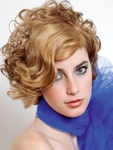 20 Best Short Hairstyle For Wavy Hair