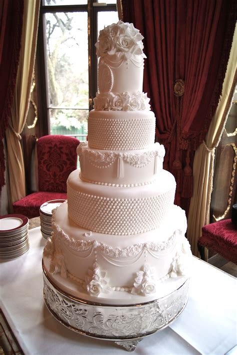 Bespoke Wedding Cakes Hall Of Cakes Victorian Wedding Cakes Luxury