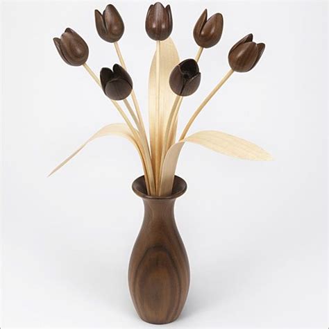 7 Walnut Tulips Walnut Classic Vase With 3 Leaves Small Wood
