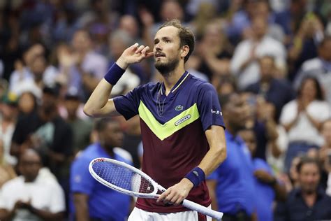 Daniil Medvedev Ousts U S Open Defending Champion Carlos Alcaraz To Reach The Final The Globe