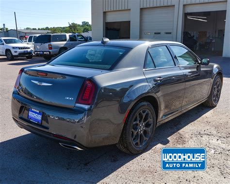 New 2019 Chrysler 300 Touring Awd