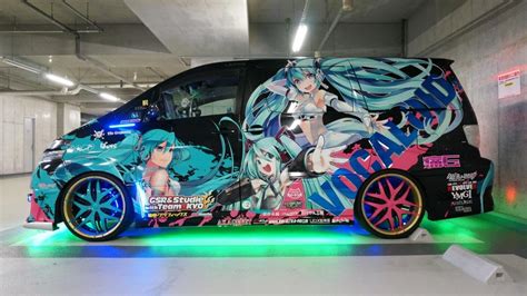 Jdm Anime Car Wraps Anime Japan Toyota Van Wrapped Riding Low Swarovski