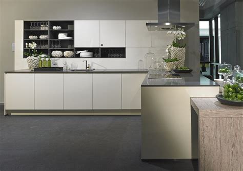 Alno offers a huge assortment of shapes, styles and finishes for the most discerning taste. ALNOPEARL / ALNOSTAR PEARL | Alno kitchen, German kitchen ...