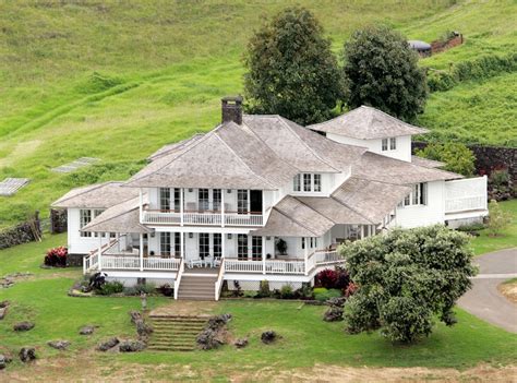 Oprah Winfreys Many Multimillion Dollar Homes From Chicago To Maui