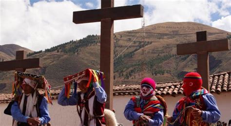 Fiesta De Las Cruces Expresión Y Devoción En Las Regiones Del Perú