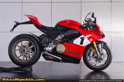 Check panigale v2 specifications, mileage, images, 2 variants, 4 colours and read 11 user reviews. Ducati Panigale V4 25th Anniversario 916 arrives in ...