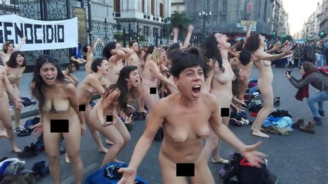 Naked Women Swarm The Streets Of Buenos Aires To Take Part In A Massive Screaming Protest