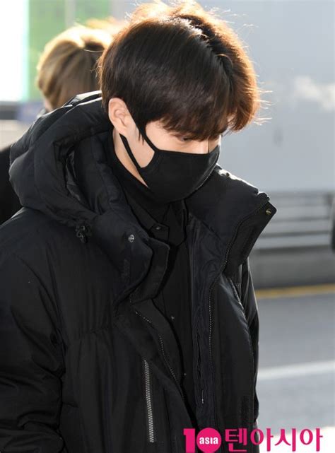 I love you #최애의_최애짤을_꺼내보자 #수호_최애짤배틀 pic.twitter.com/jfqyglyhoj. TEN PHOTO엑소 수호 생각에 잠긴 눈동자 | 텐아시아
