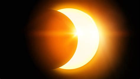Gerhana ini menjadi gerhana bulan pertama yang melewati indonesia pada tahun 2020 ini. Gerhana Matahari Total, Sebagian dan Cincin. Penjelasan ...