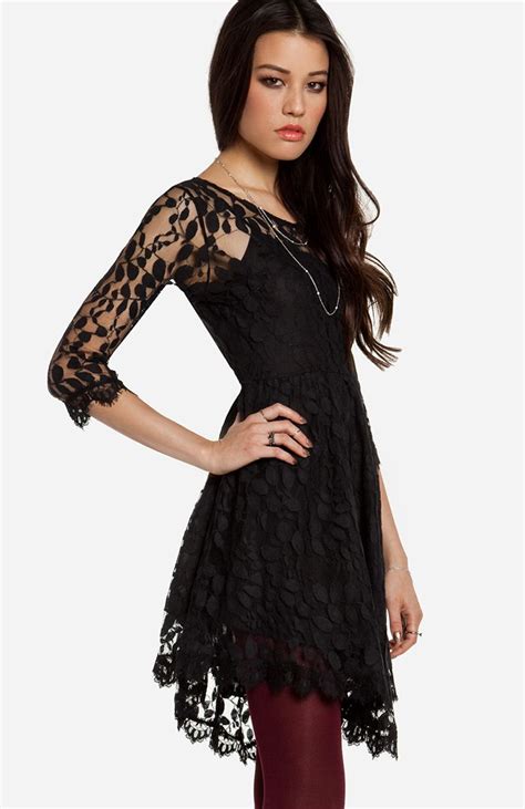 Dailylook Dailylook Eyelash Lace Fit And Flare Dress In Black Fit