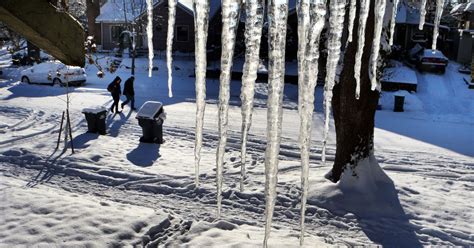 Snow Sleet And Ice Drive Into Eastern Usa