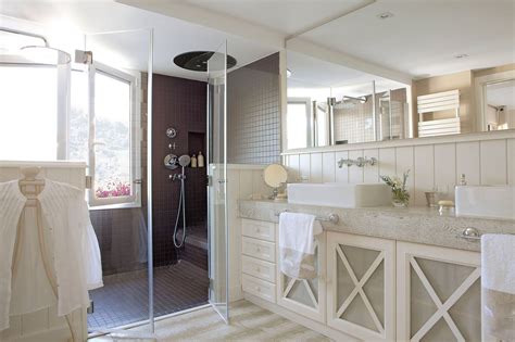 Elige forma, color y medidas y decora tu frente de cocina, bañera o paredes. Platos de ducha a ras de suelo