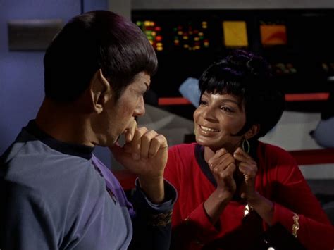 Star Trek Weekly Pics Archive Daily Pic 512 Spock And Uhura