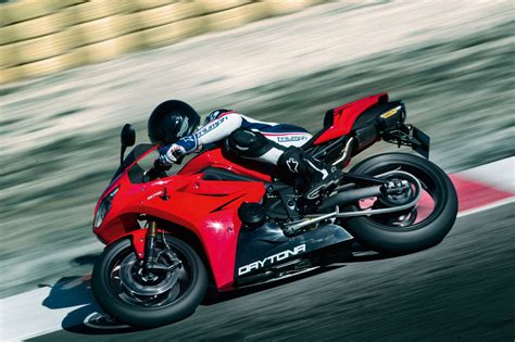 2012 Triumph Daytona 675 Review