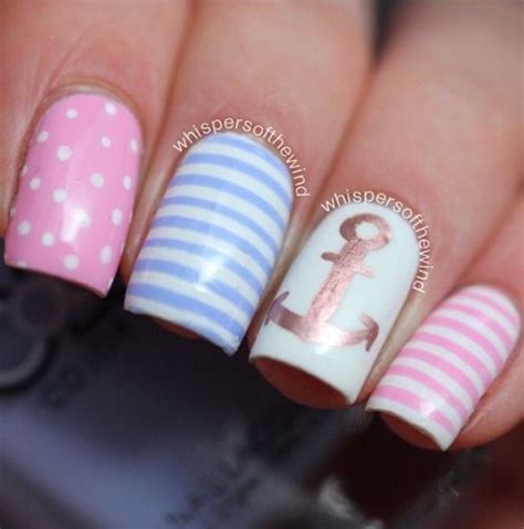 En los meses de calor el tema marinero o náutico es uno de los más populares en diseños para uñas. Uñas marineras con ancla Nails | Uñas | Pinterest | Nails