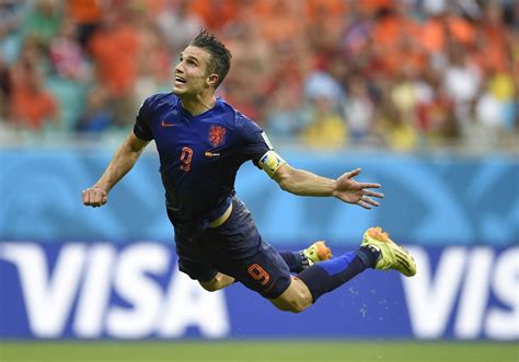 World Cup 2014 Watch Robin Van Persie Of Netherlands Score The Day S Most Amazing Goal