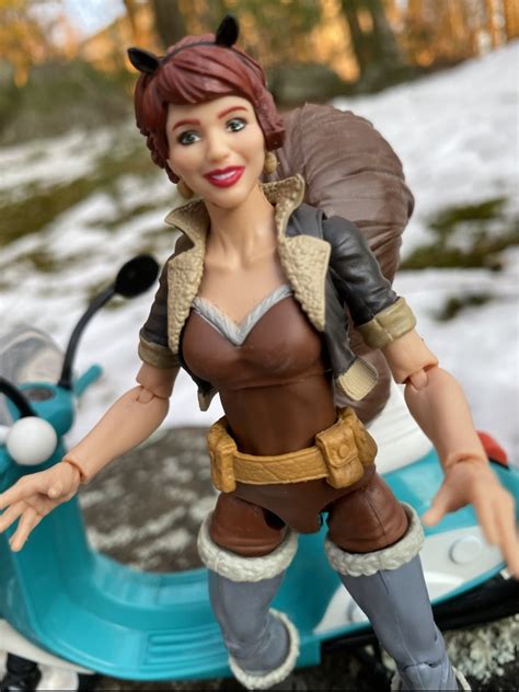 Marvel Legends Squirrel Girl Figure Scooter Riders Set REVIEW