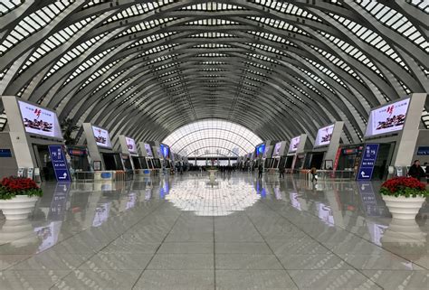 Gambar Bangunan Bandara Kereta Bawah Tanah Mengangkut Stasiun