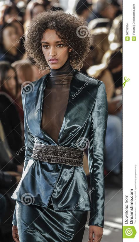 New York Fashion Week Fw 2017 Pamella Roland Collection Editorial