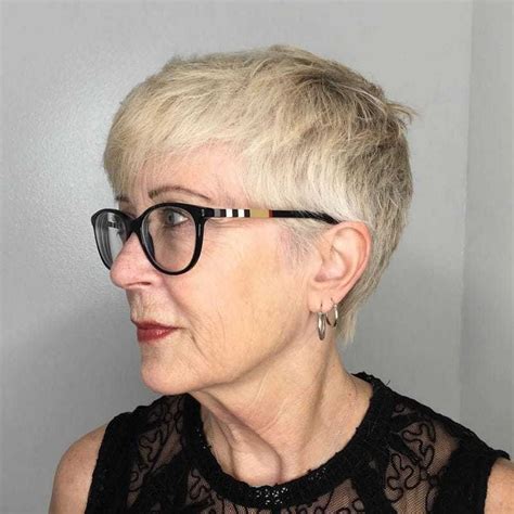 21 Fashionable Short Hairstyles For Over 60 With Glasses