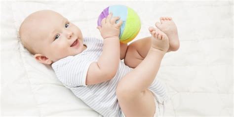 Mich würde mal interessieren wann sich babies durchschnittlich vom rücken auf den bauch drehen. Baby dreht sich nicht auf den Bauch: Ein schlechtes Zeichen?