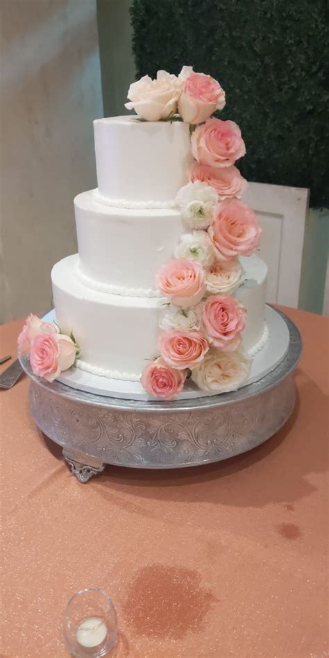 Roses Specialty Cake Rolands Swiss Bake