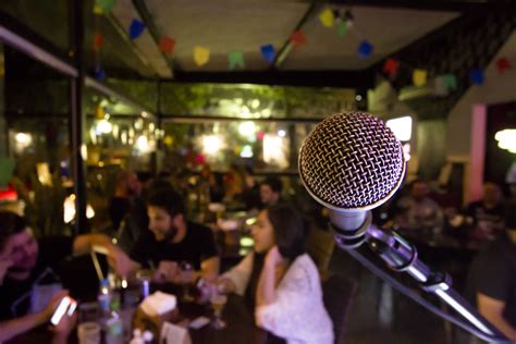 Os melhores bares com música ao vivo em Recife VEJA