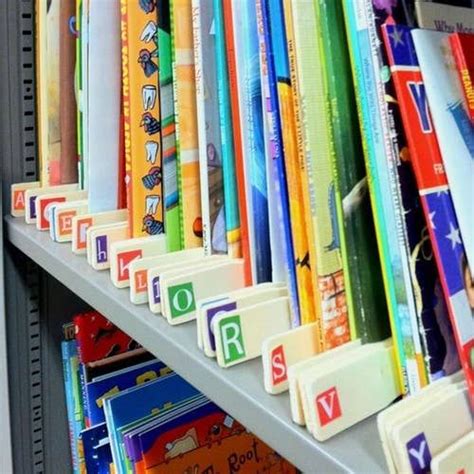 35 Money Saving Diys For Teachers On A Budget Bookshelf Organization