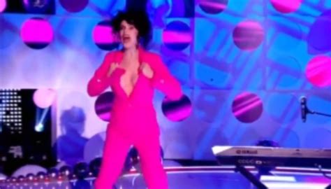 UK Transgender Comedian Jordan Gray Strips Naked During Live Comedy