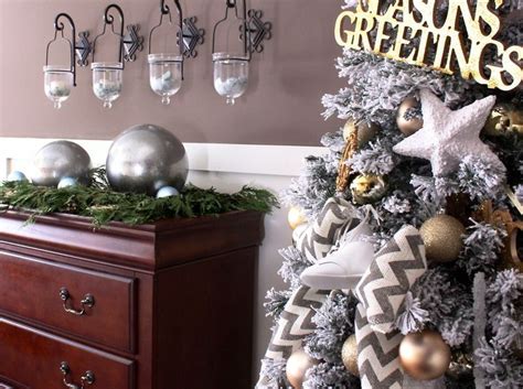 Diy Faux Mercury Glass Globes Tutorial By The Yellow Cape Cod Via Houzz Holiday Decor