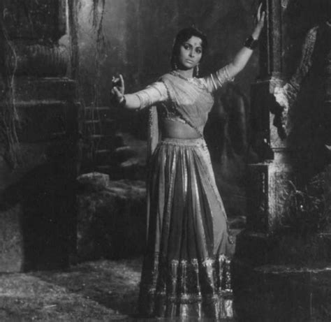 waheeda rehman as rosy in guide 1965 vintage bollywood dancing poses asian photography