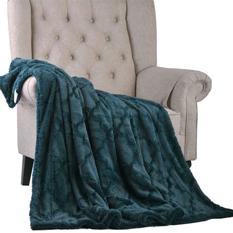 The Ashley Throw Blanket Is The Ultimate Cozy Warm Throw That Will Give