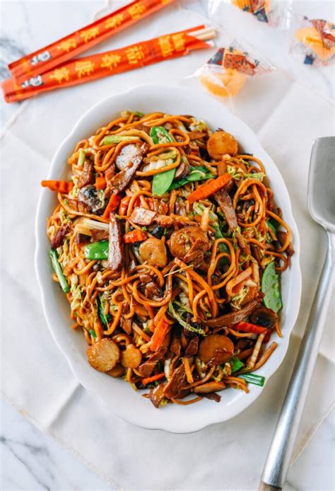 Roast Pork Lo Mein Real Chinese Takeout Recipe The Woks Of Life