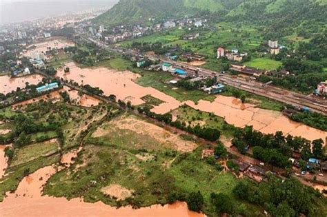 महाराष्ट्र के लिए बाढ़ भूस्खलन से खतरे की घंटी मौसम विभाग ने छह जिलों में जारी किया भारी बारिश