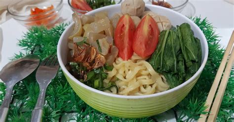 Soto (also known as sroto, tauto, saoto, or coto) is a traditional indonesian soup mainly composed of broth, meat, and vegetables. 162 resep mie kocok enak dan sederhana - Cookpad