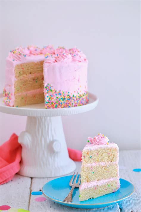 How To Decorate A 3 Layer Cake How To Make A 3 Layered Cake Very Easy